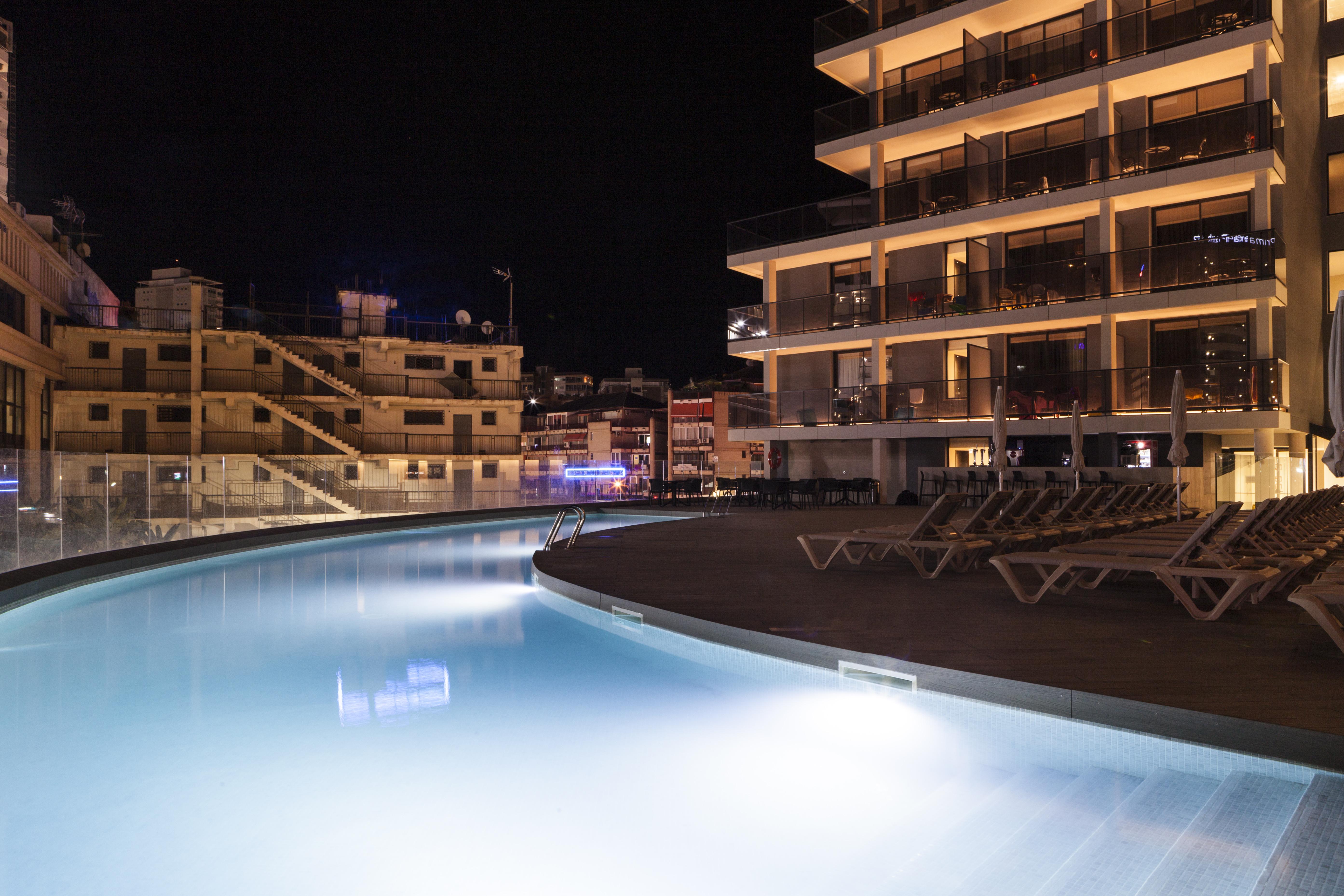 Hotel Bristol 4 Sup เบนิดอร์ม ภายนอก รูปภาพ