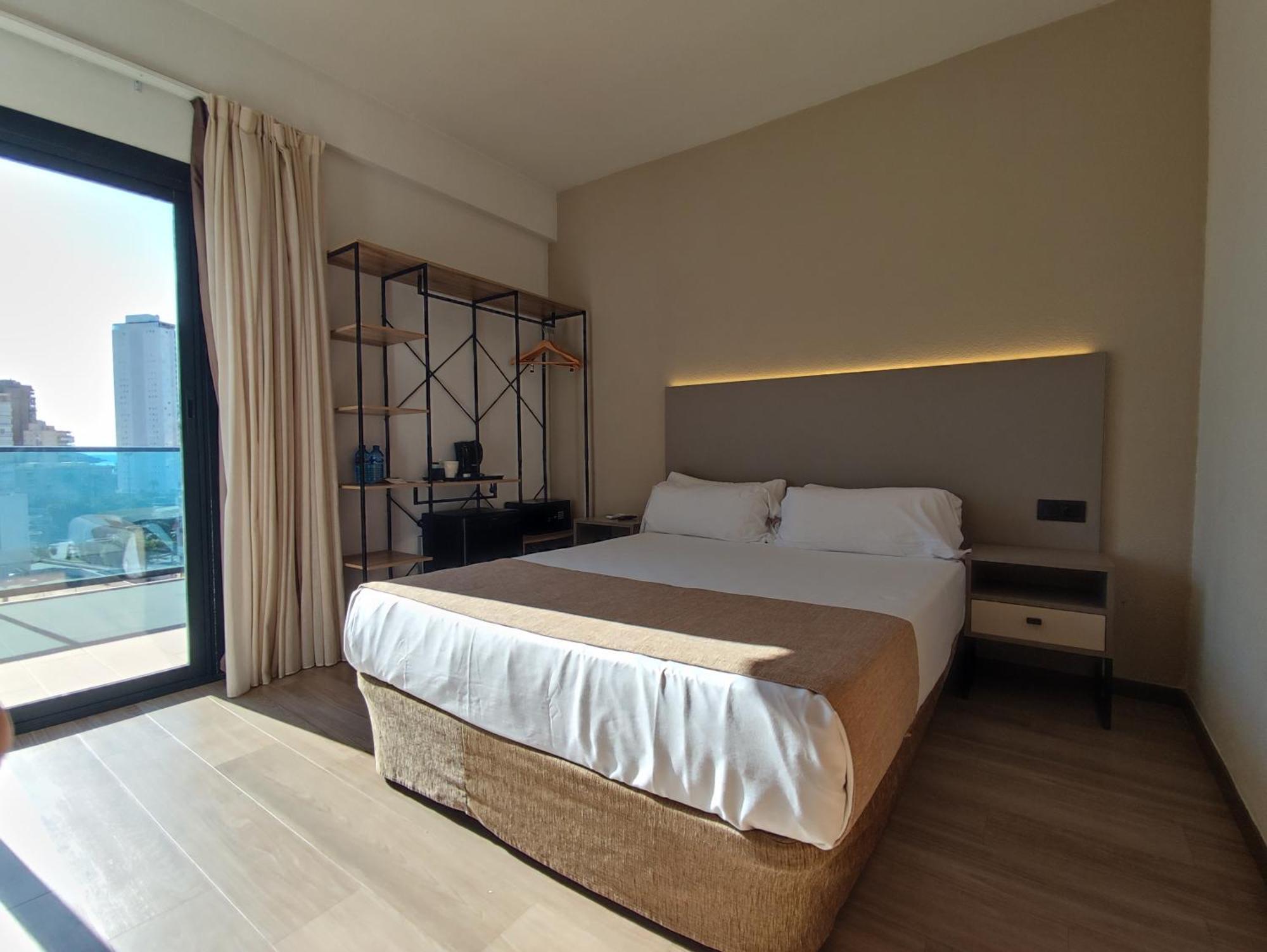 Hotel Bristol 4 Sup เบนิดอร์ม ห้อง รูปภาพ