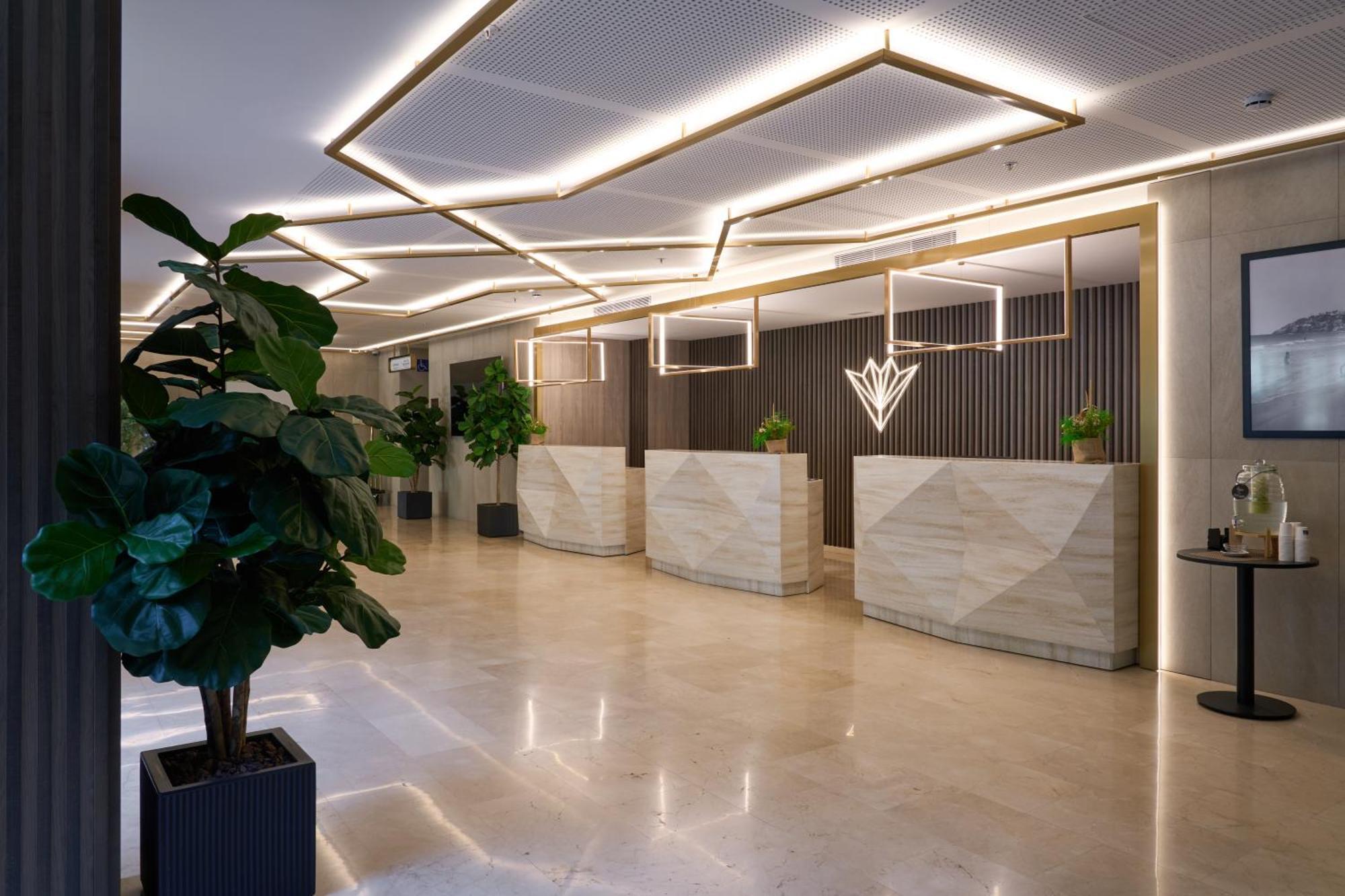 Hotel Bristol 4 Sup เบนิดอร์ม ภายนอก รูปภาพ